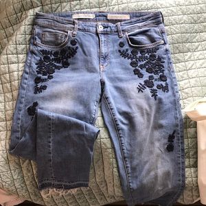 Anthropologie boyfriend blue jeans with embroidery